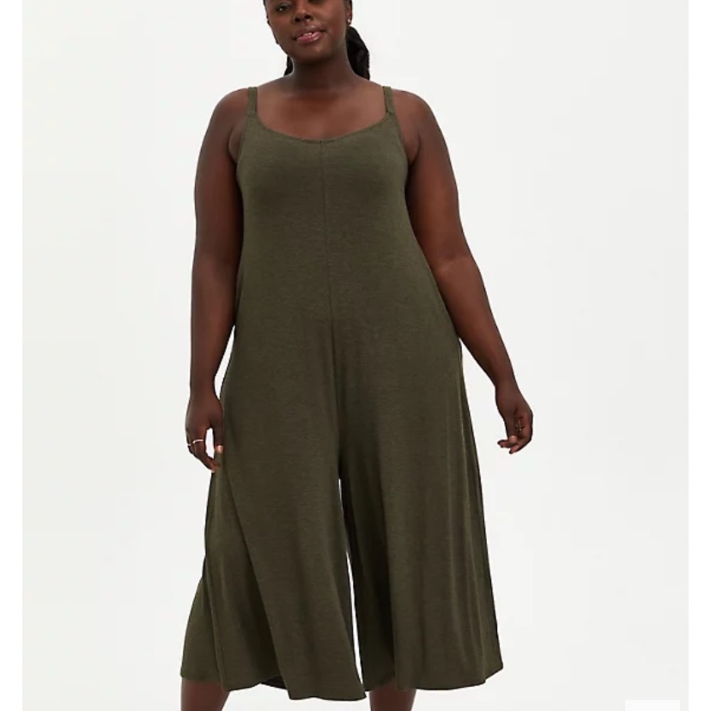 Bnwt size 5 sold out romper!!